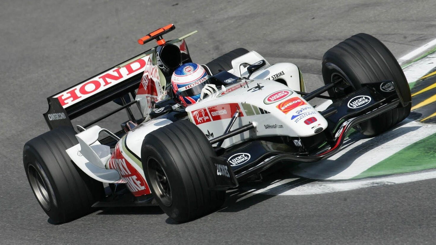 2005 BAR Honda F1 car on the track