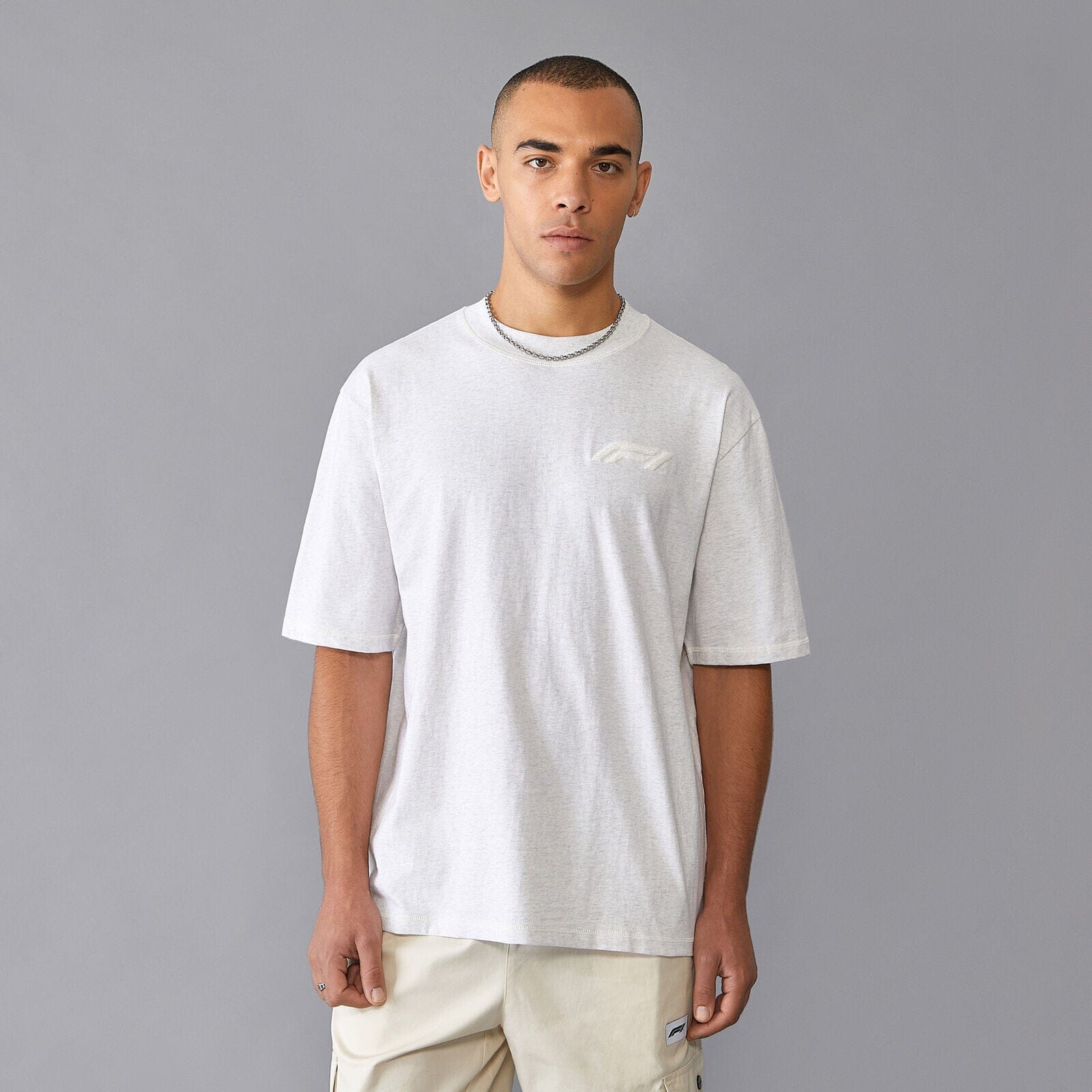 Formula 1 Tech Relaxed Fit Boucle T-Shirt - Grey/White T-shirts Formula 1