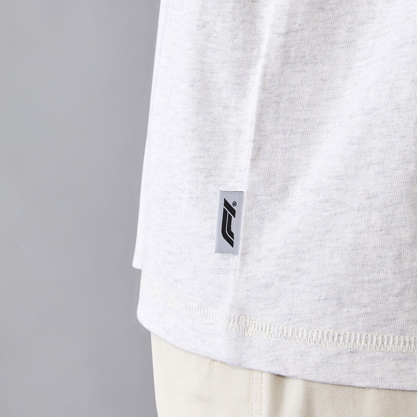 Formula 1 Tech Relaxed Fit Boucle T-Shirt - Grey/White T-shirts Formula 1