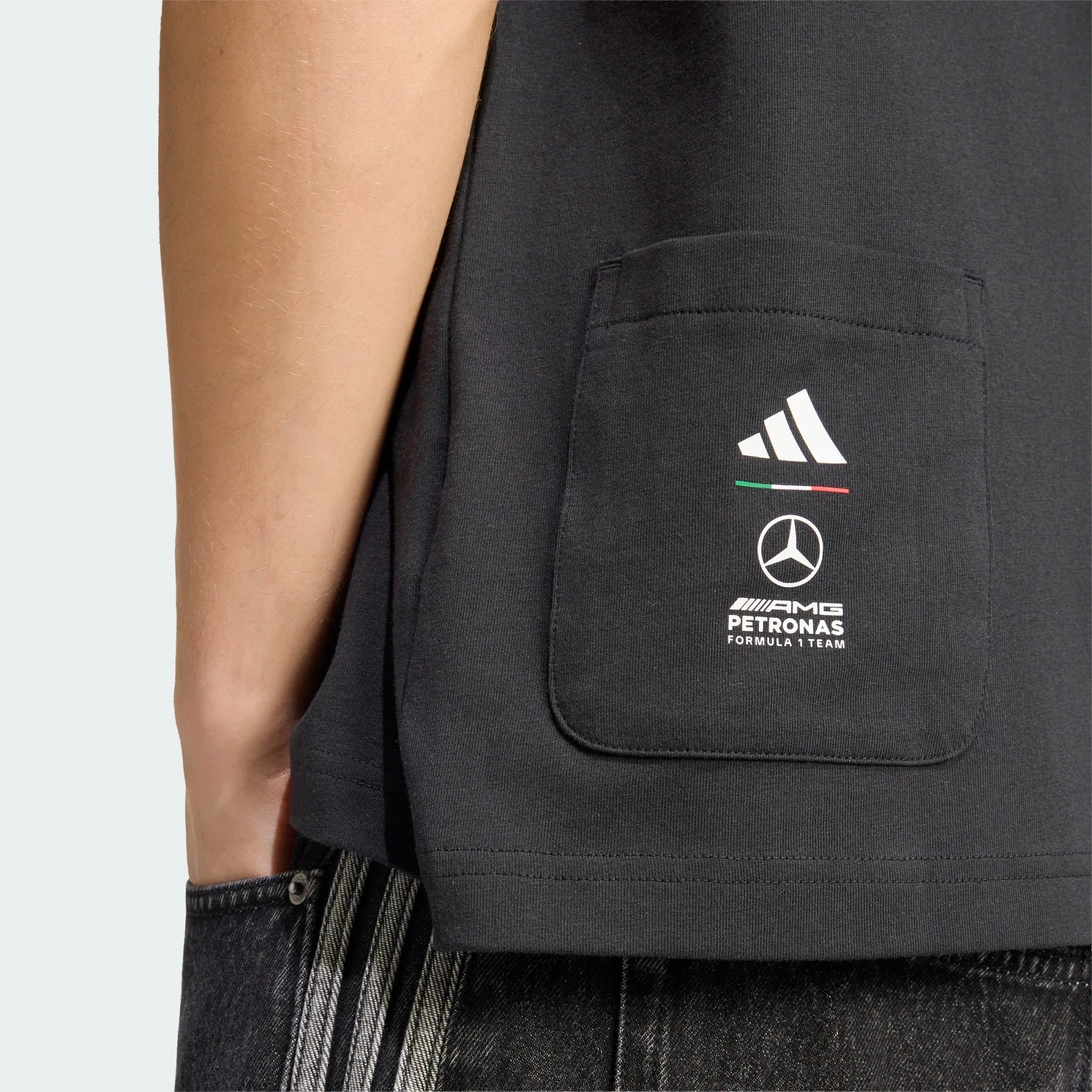 Mercedes - AMG Petronas F1 Men's Team Giro T-Shirt - Black T-shirts Mercedes AMG Petronas