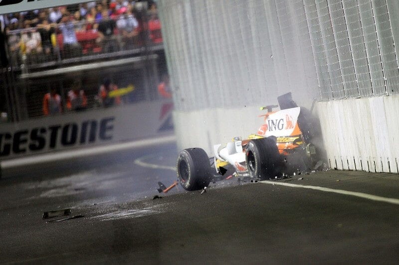 Renault R28 crashes into wall