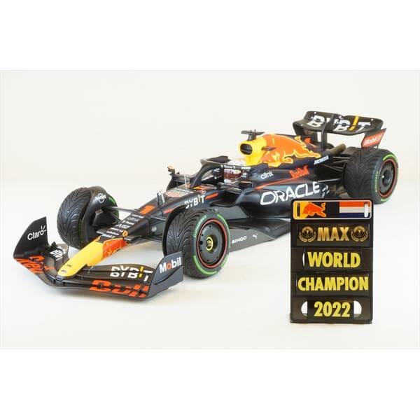 Red Bull Racing F1 Max Verstappen RB18 Japanese GP 1:18 Model Car w/ Pitboard - Minichamps Model Cars Red Bull Racing 