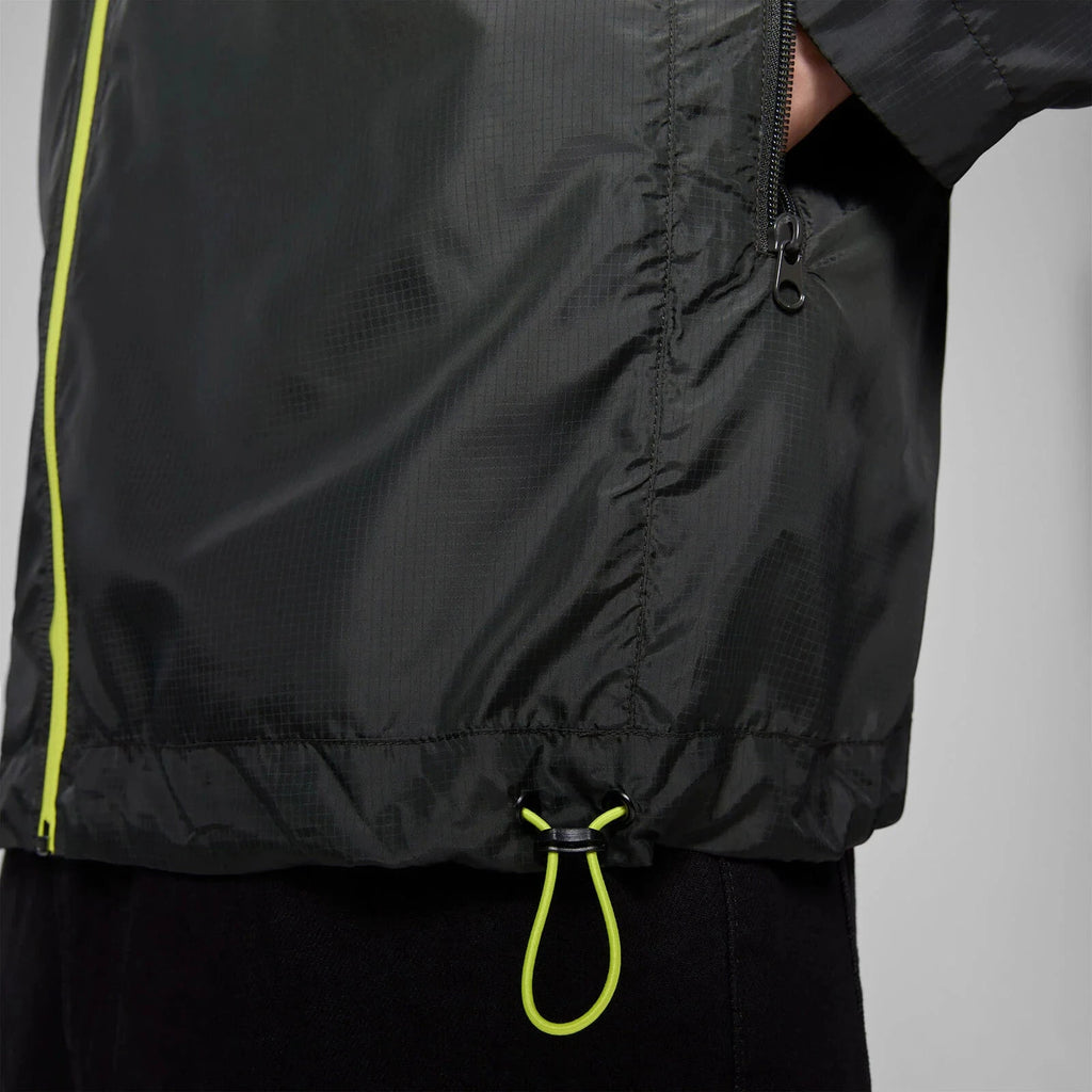 Aston Martin F1 Tech Lightweight Jacket - Black Jackets Aston Martin F1 