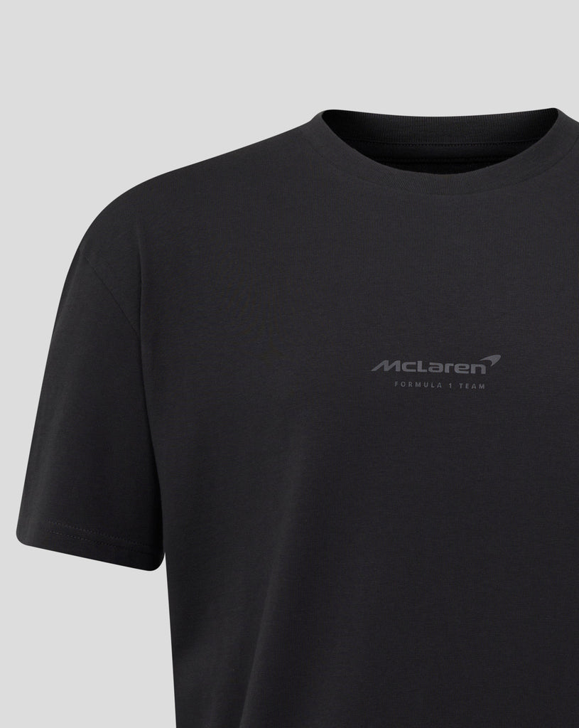 McLaren F1 Night Race Graphic T-Shirt - Phantom/Evening Primrose T-shirts McLaren-Castore 