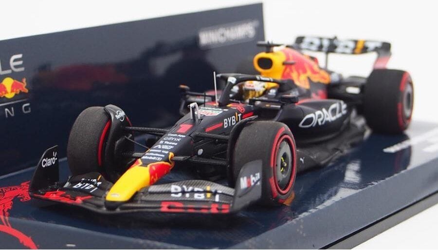 Red Bull Racing F1 Max Verstappen RB18 #1 Spanish GP 1:43 Model Car - Minichamps Model Cars Red Bull Racing 
