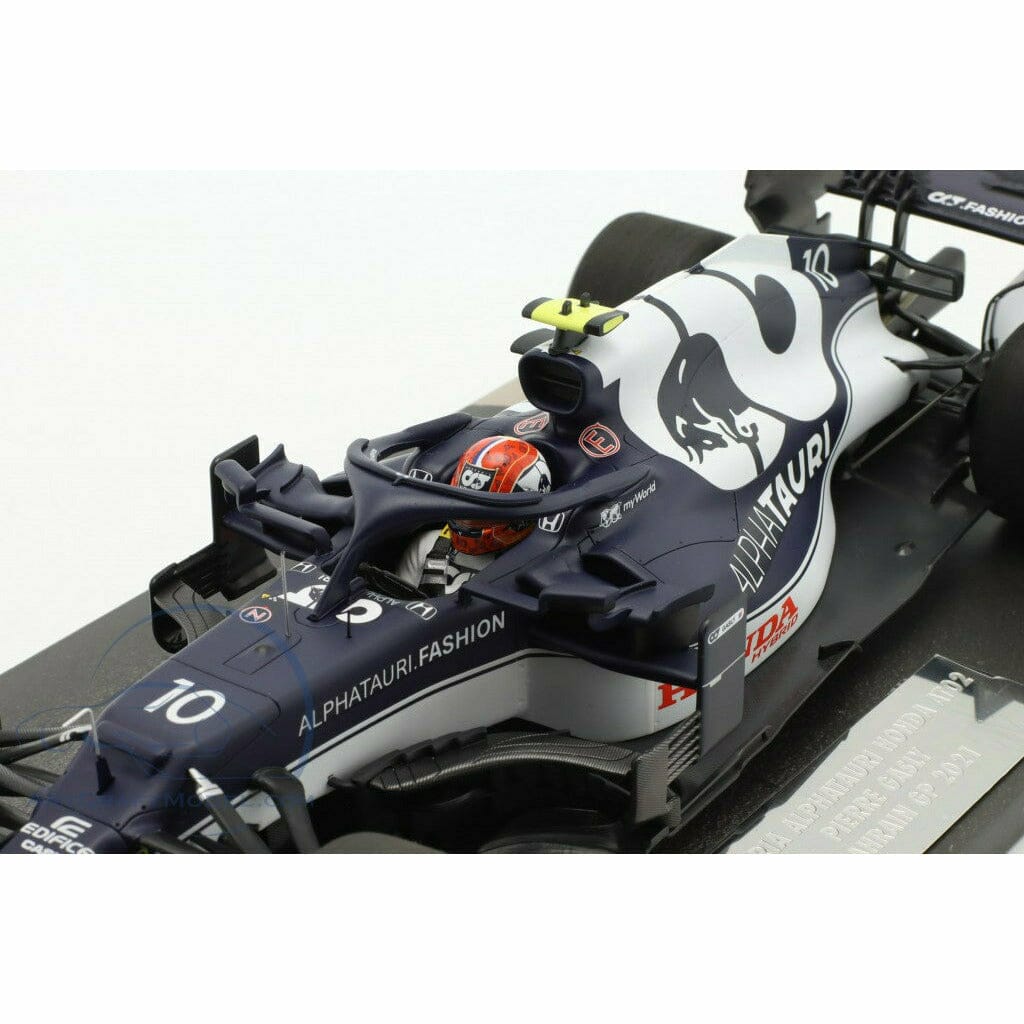 Scuderia Alpha Tauri F1 Pierre Gasly Honda At2 Bahrain GP 1:18 Model Car - Minichamps Model Cars White Smoke